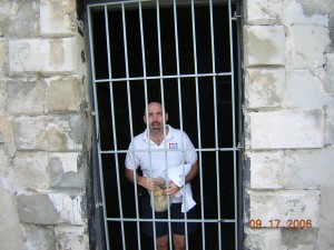 39 Tom in jail